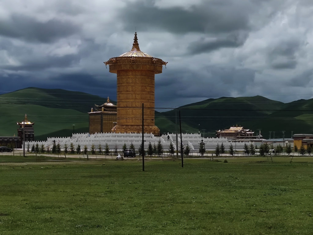 甘粛省・国道345号と黄河の写真　母なる黄河を渡り国道345号を行く7-2