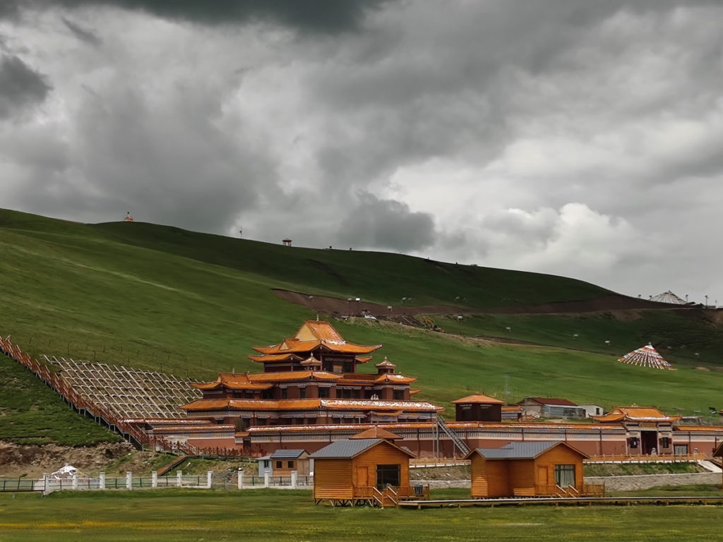 甘粛省・国道345号と黄河の写真　母なる黄河を渡り国道345号を行く7-3