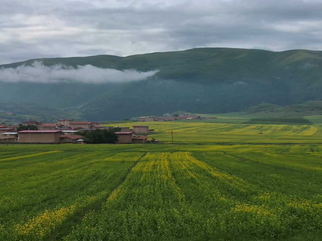 甘粛省・国道345号と黄河の写真　母なる黄河を渡り国道345号を行く7-4