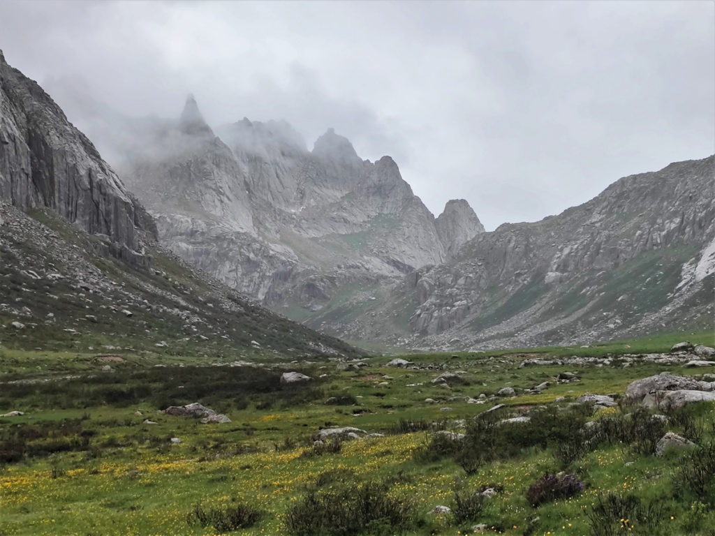 四川省・連宝叶則・年保玉則の写真　巴顔喀拉（パヤカラ）山脈の神界トレッキング6-5
