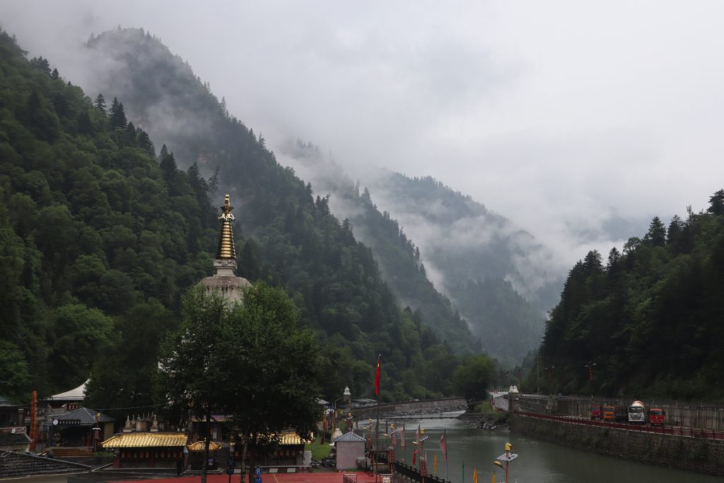 四川省・華棚溝・羊茸哈徳と達古氷河・都江堰の写真　西藏高原最東端を行く2-5