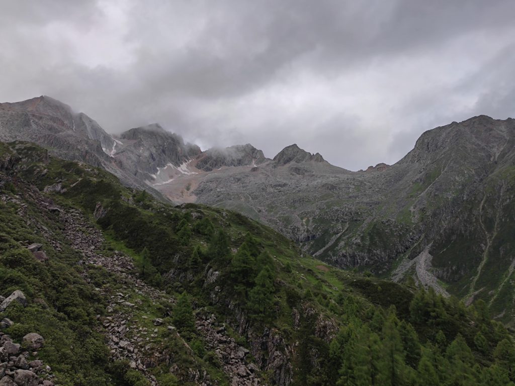 四川省・華棚溝・羊茸哈徳と達古氷河・都江堰の写真　西藏高原最東端を行く3-4
