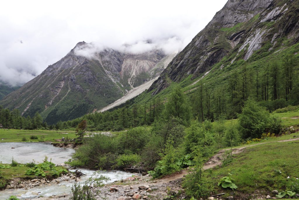 四川省・華棚溝・羊茸哈徳と達古氷河・都江堰の写真　西藏高原最東端を行く6-2