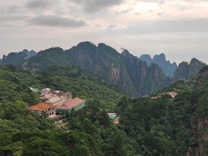 安徽省・黄山の写真　“天井図画”の奇岩の地-9