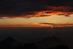 安徽省・黄山の写真　“天井図画”の奇岩の地2-8