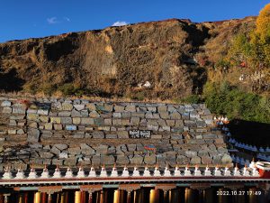 四川省・木雅大寺、塔公草原の写真 雅拉雪山を守る木雅大寺3-8