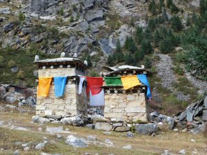 四川省・の写真　神山を仰ぎ格聶（グニエ）南綫を行く3-6