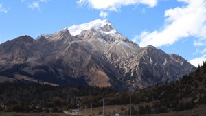 四川省・の写真　神山を仰ぎ格聶（グニエ）南綫を行く3-7