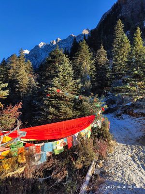 四川省・の写真　神山を仰ぎ格聶（グニエ）南綫を行く3-8