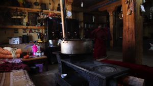 四川省・の写真　神山を仰ぎ格聶（グニエ）南綫を行く4-11