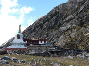 四川省・の写真　神山を仰ぎ格聶（グニエ）南綫を行く4-7