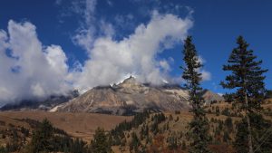 四川省・の写真　神山を仰ぎ格聶（グニエ）南綫を行く5-10