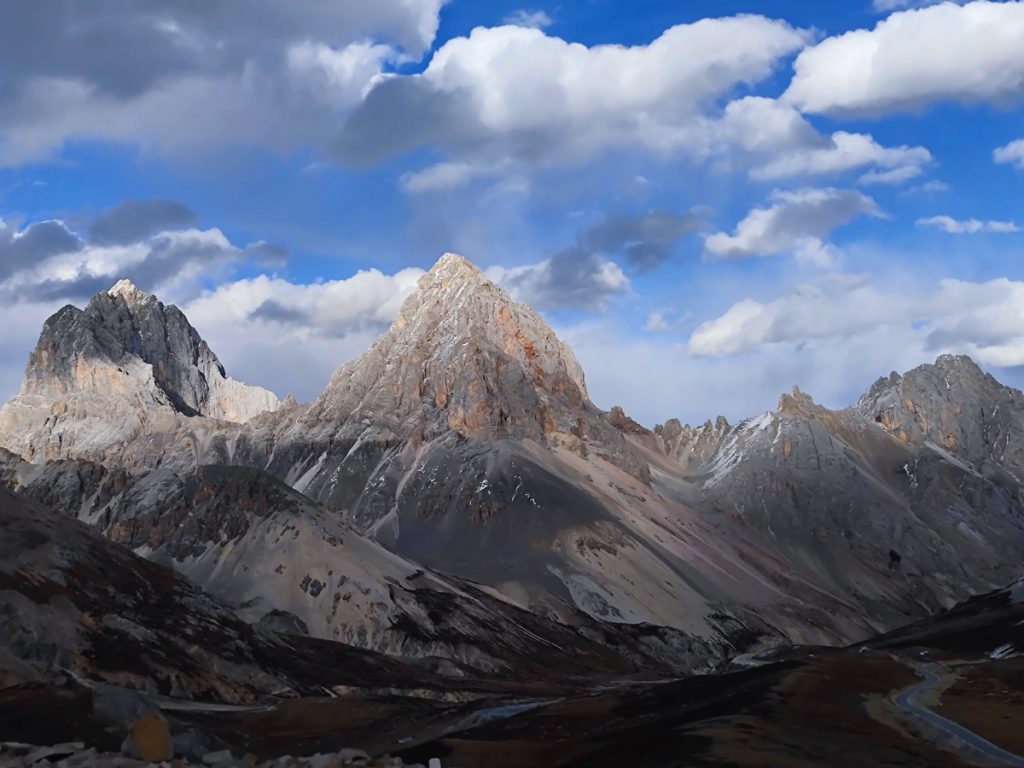 四川省・の写真　海抜5千ｍの扎瓦拉峠を越え巴搪、理塘へ3-1