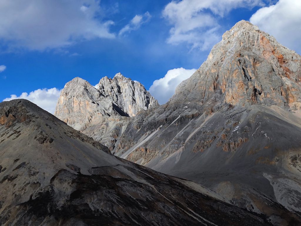 四川省・の写真　海抜5千ｍの扎瓦拉峠を越え巴搪、理塘へ3-2