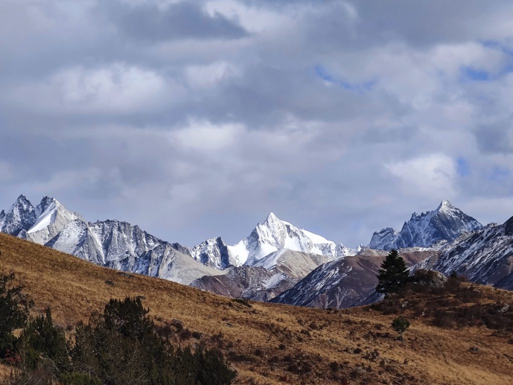 四川省・の写真　海抜5千ｍの扎瓦拉峠を越え巴搪、理塘へ3-4
