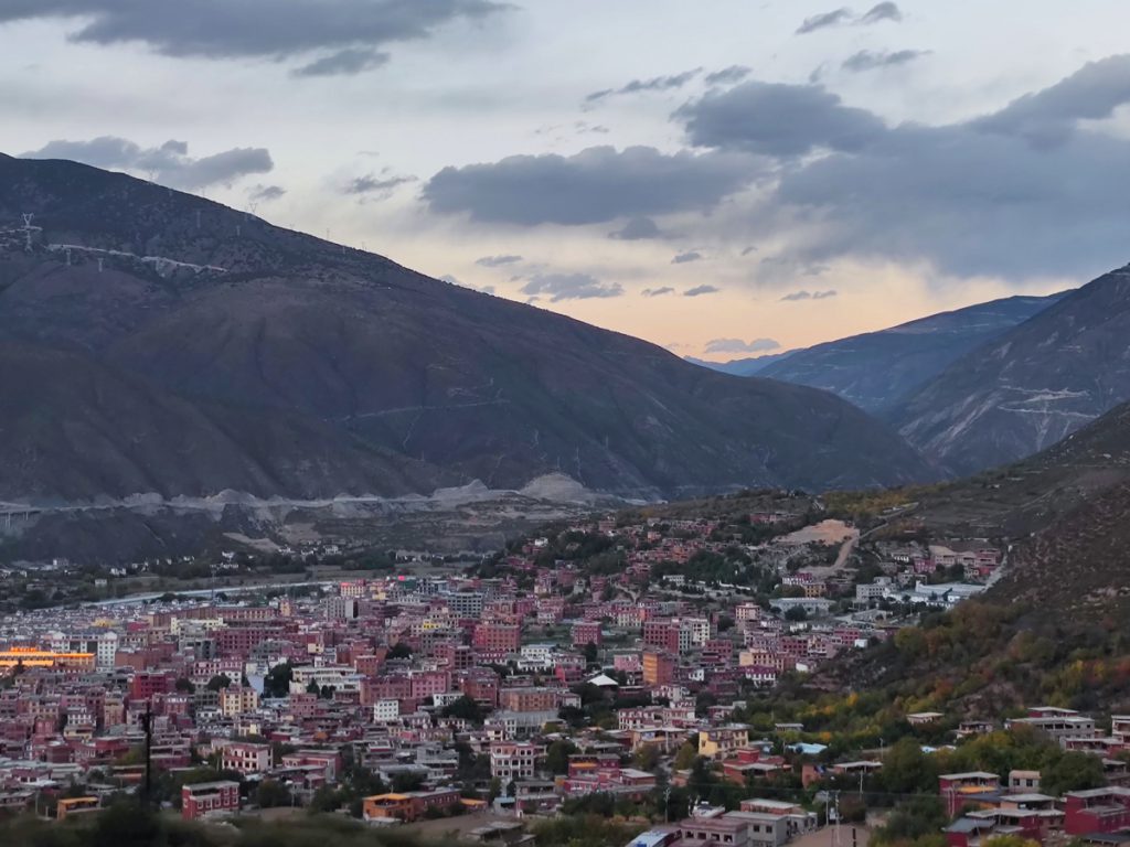 四川省・の写真 海抜5千mの扎瓦拉峠を越え巴搪、理塘へ4-3