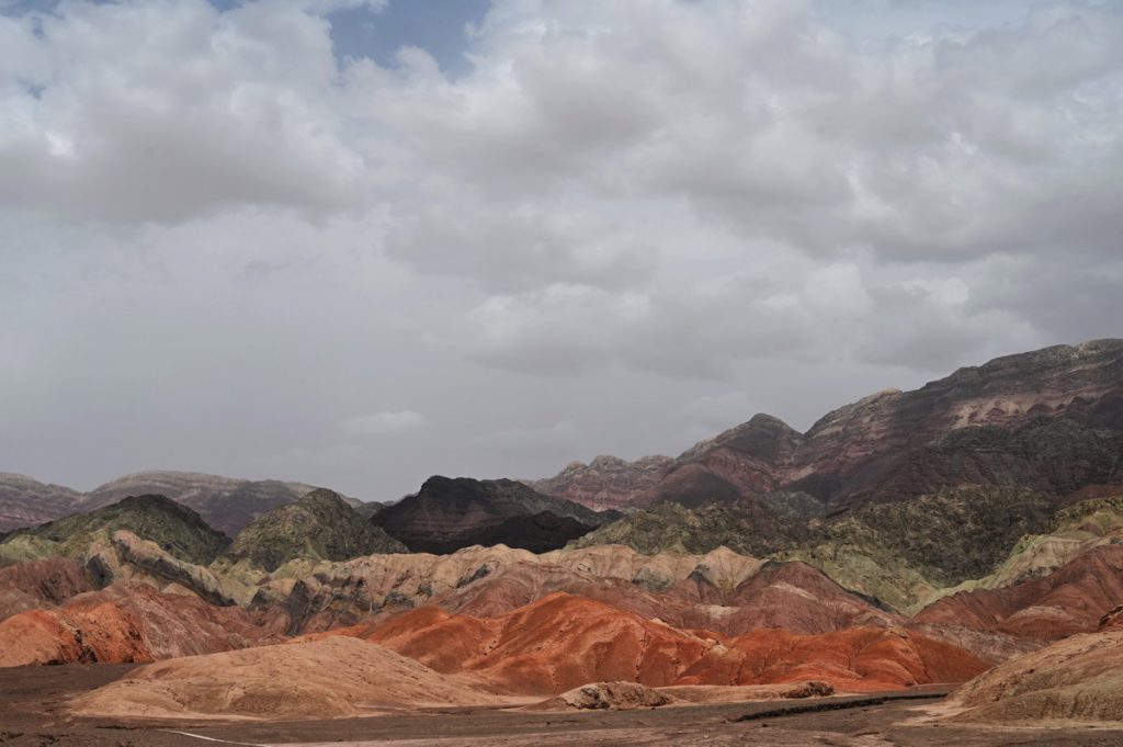 新疆ウィグル自治区・塔里木（タリム）盆地の写真　胡楊林を染めるタリムの夕陽4-1