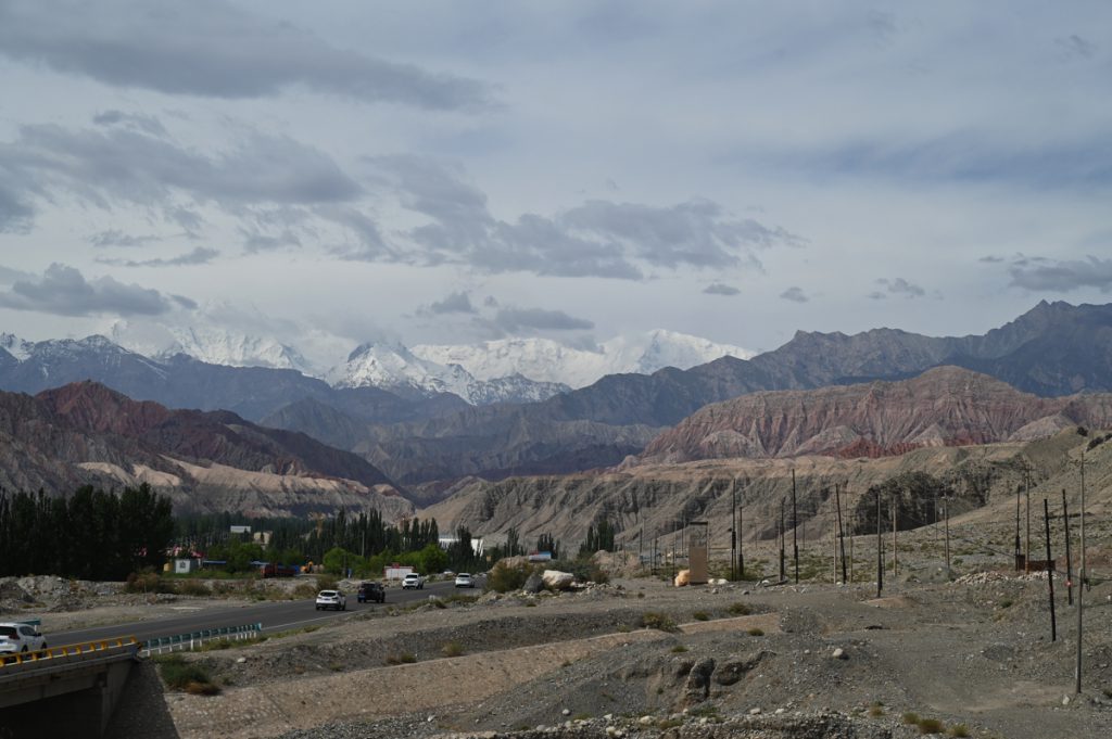 新疆ウィグル自治区・の写真 パミールの宝石2-3