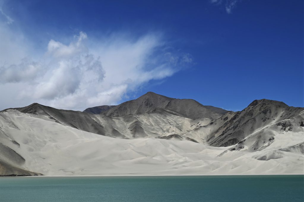 新疆ウィグル自治区・の写真　パミールの宝石3-1