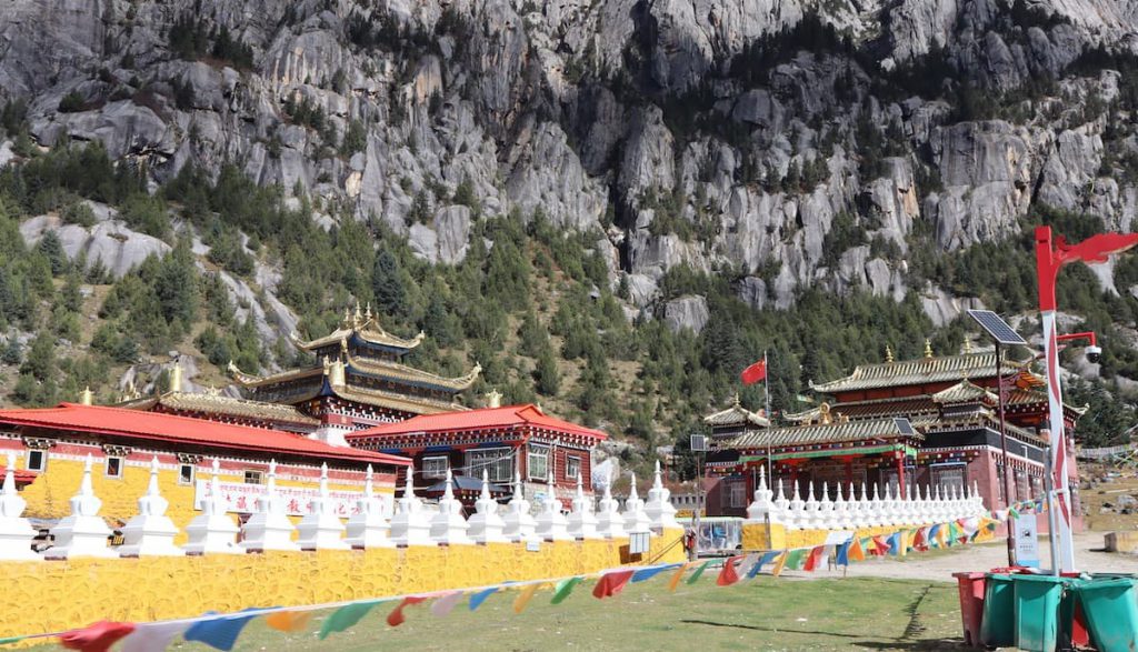 四川省・の写真 亞丁から白玉へ4-5