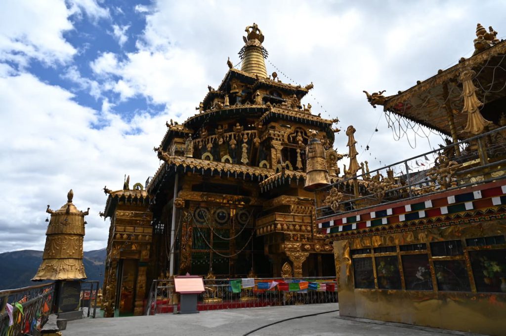 四川省・十明佛学院と白玉寺の写真　海抜５千mの仏教学院2-4