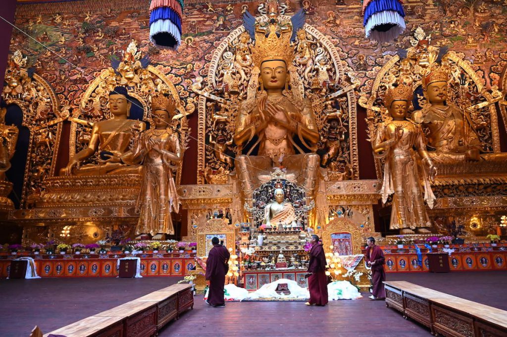 四川省・十明佛学院と白玉寺の写真　海抜５千mの仏教学院3-1