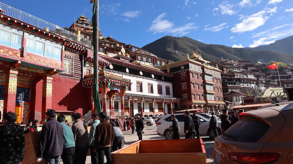 四川省・十明佛学院と白玉寺の写真　海抜５千mの仏教学院4-5