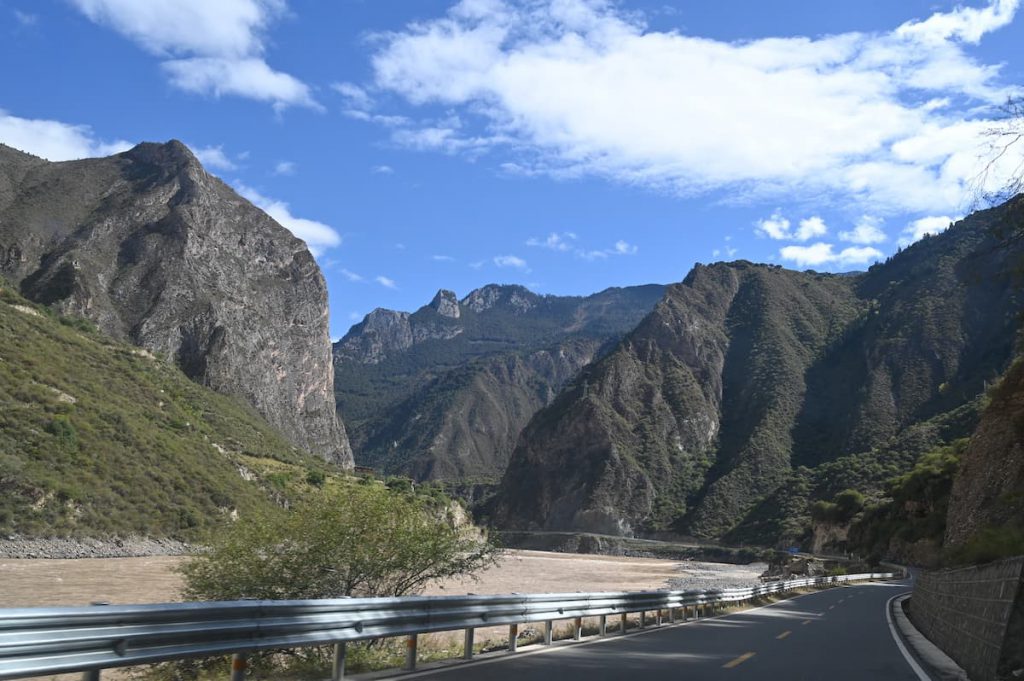 四川省・十明佛学院と白玉寺の写真 海抜5千mの仏教学院5-4