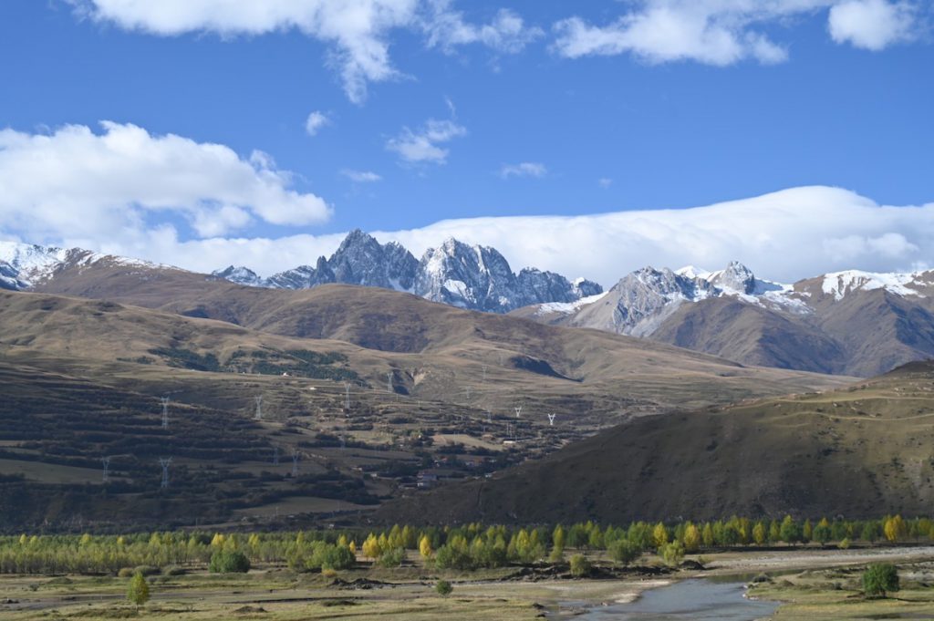 四川省・徳格印経院と甘孜県の写真　チベット文化の宝庫と温泉の街3-3