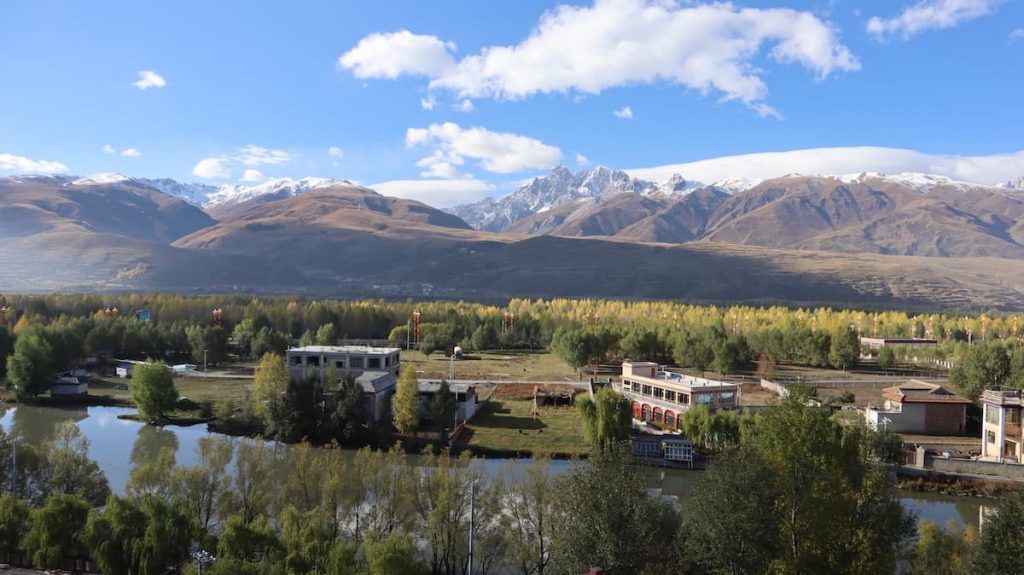 四川省・徳格印経院と甘孜県の写真　チベット文化の宝庫と温泉の街3-5