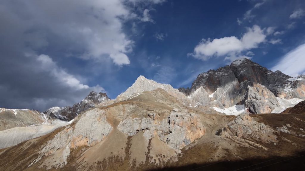 四川省・徳格印経院と甘孜県の写真　チベット文化の宝庫と温泉の街5-1