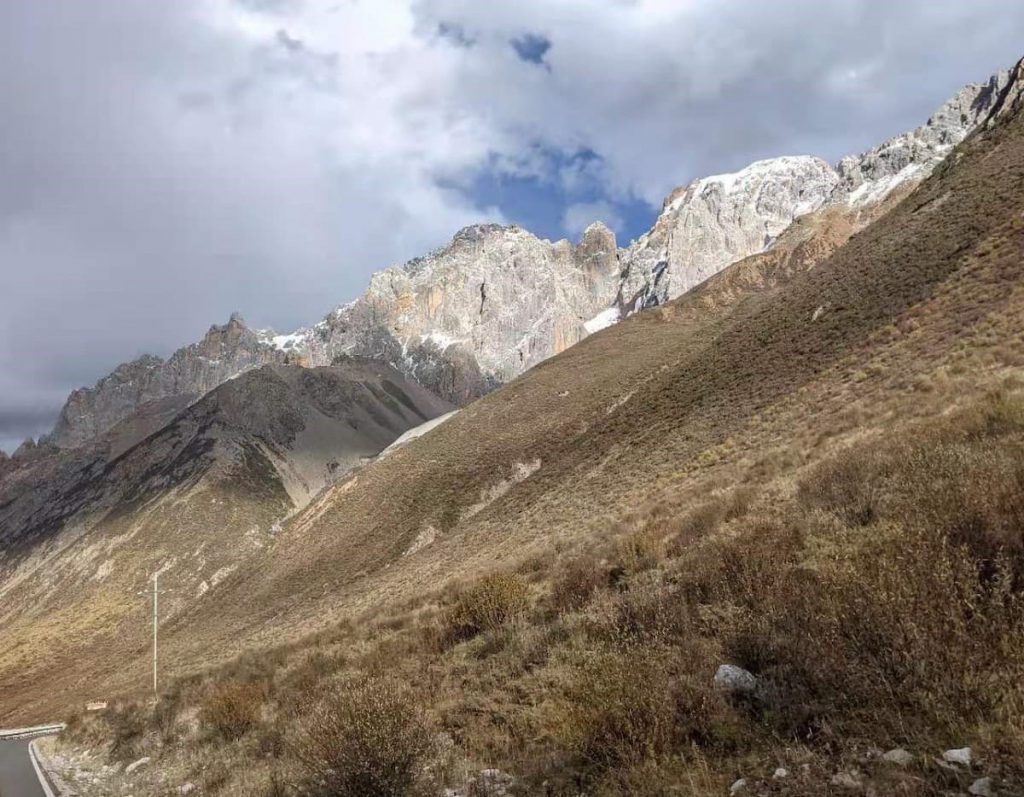 四川省・徳格印経院と甘孜県の写真　チベット文化の宝庫と温泉の街5-5