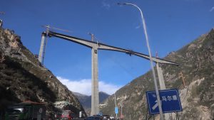 四川省・の写真　景観国道317号を行く6-10