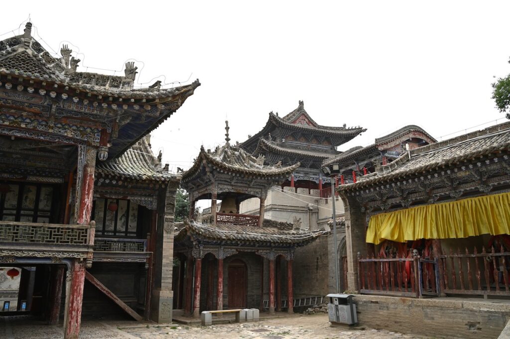 青海省・の写真　青海省の明代古城と寺2-2