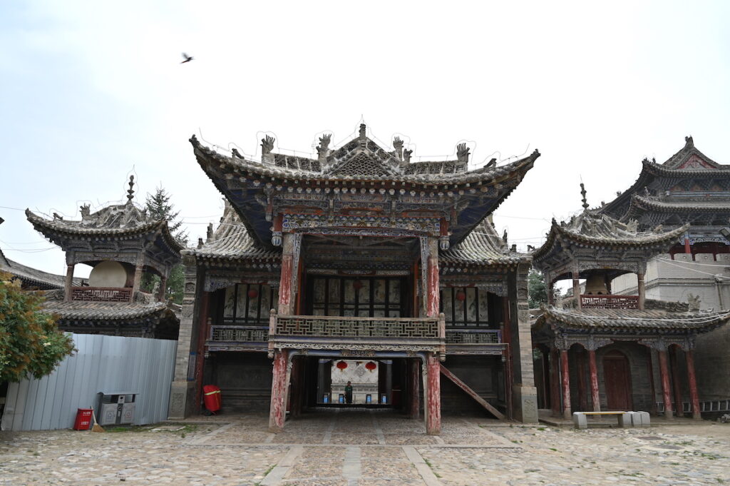 青海省・の写真　青海省の明代古城と寺2-5