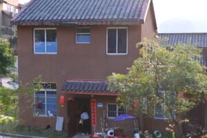 貴州省・の写真　カルスト峰の林と古銀杏の村、大瀑布6-8