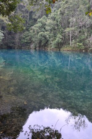 貴州省・の写真　世界自然遺産の古橋と癒しの峡谷2-6