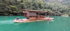 貴州省・の写真　世界自然遺産の古橋と癒しの峡谷3-8