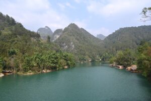 貴州省・の写真　世界自然遺産の古橋と癒しの峡谷3-9