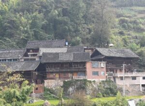 貴州省・の写真　世界自然遺産の古橋と癒しの峡谷5-10