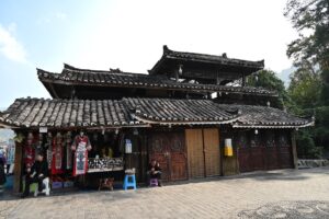 貴州省・の写真　世界自然遺産の古橋と癒しの峡谷5-11