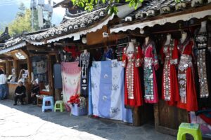 貴州省・の写真　世界自然遺産の古橋と癒しの峡谷5-7