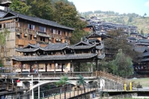 貴州省・の写真　世界自然遺産の古橋と癒しの峡谷5-9