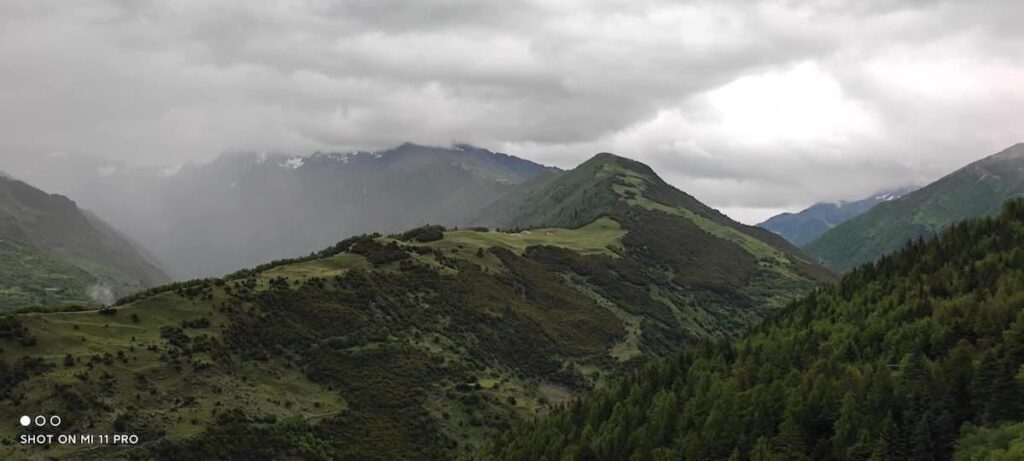 四川省・の写真 四姑娘山(スクニャン山)の渓谷を歩き中路蔵寨を訪ねる5-2