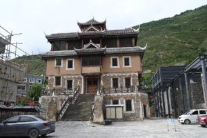 四川省・の写真 四姑娘山(スクニャン山)の渓谷を歩き中路蔵寨を訪ねる9-8