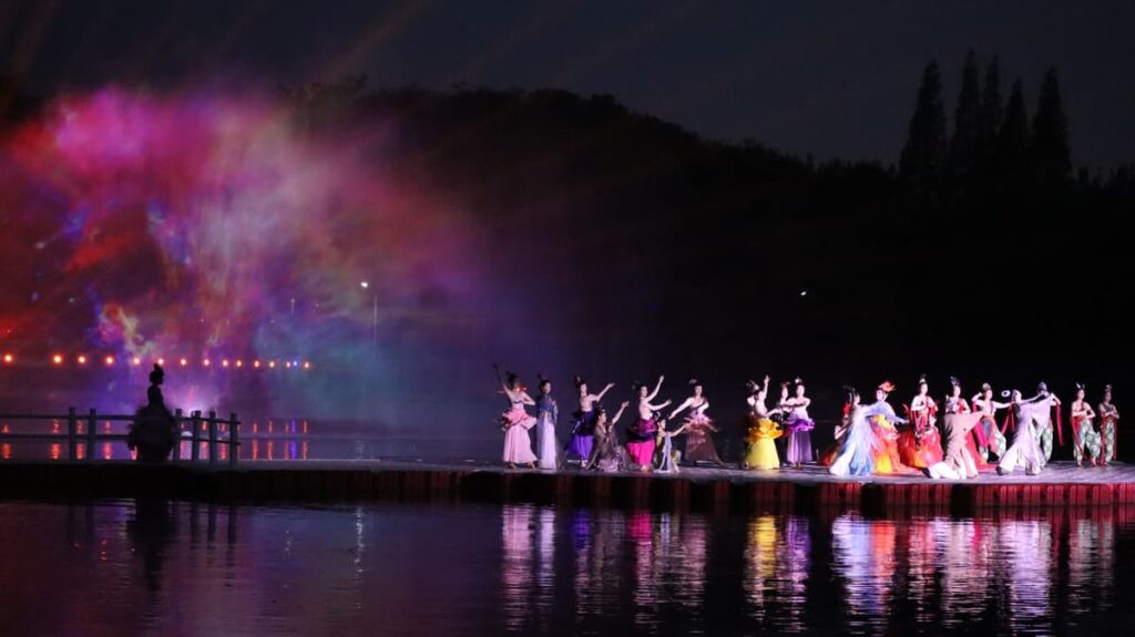 山西省・の写真　中原の都、洛陽應天門と牡丹5-1