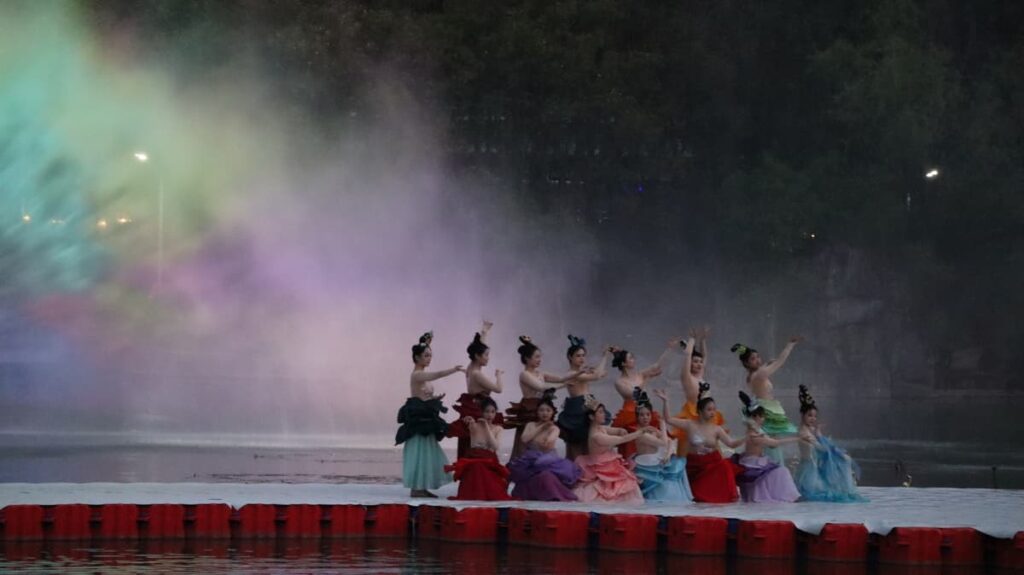 山西省・の写真　中原の都、洛陽應天門と牡丹5-4