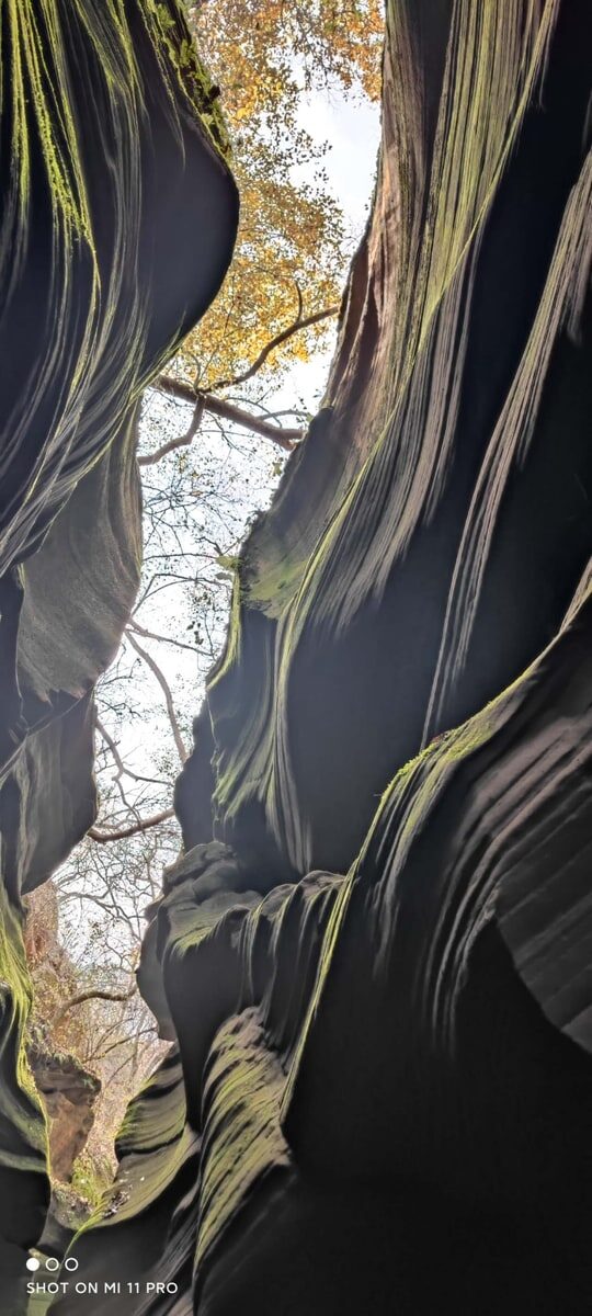 陝西省・の写真　岩と光の夢の回廊6-1