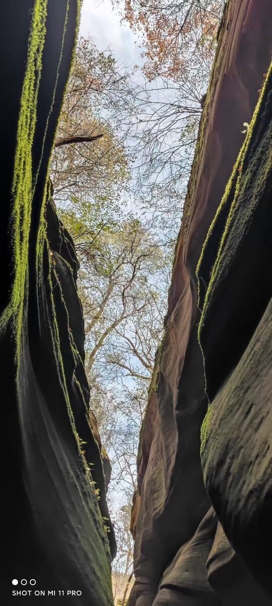 陝西省・の写真　岩と光の夢の回廊6-4