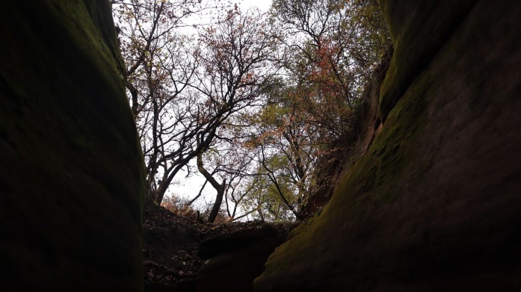 陝西省・の写真　岩と光の夢の回廊7-1